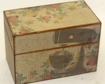 Wood Recipe Box Retro Stand Mixer and Flowers Fits 4x6 Cards