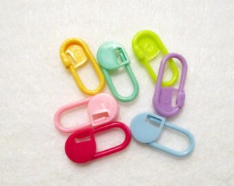 25 Mixed Color Plastic Stitch Markers, Notion, Knitting Notion, Crochet Notion, Stitch Markers