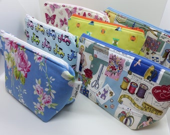 Mini project bag, Notions Pouch, Notions Purse, Zipped Purse, Knitters Gift, Gift for Knitters,Ladies gift, Crafters gift, Make up bag