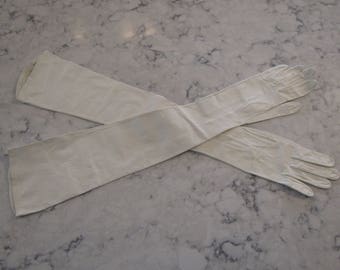 Vintage 1940's 1950's Ivory Kid Leather Opera Gloves--- 22"--size 6--Glove Auction #5112-1217