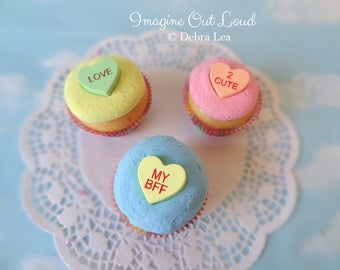 Fake Cupcake SET Conversation Valentine Hearts BE MINE Kitchen Decoration Food Prop