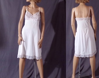 Vintage 1960s Slip - 60s Dress Slip - Vassarette Nylon Slip - 1960s Lingerie - Pin Up - Slip - As Is