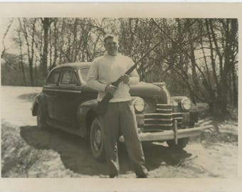Vintage Snapshot Photo: Rifle, 1940s (81634)