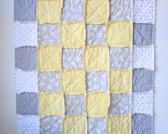 Gender neutral rag quilt - Gray rag quilt - Baby rag quilt - Crib rag quilt - Gray yellow quilt
