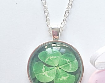 Irish Emblem- St Patricks Necklace - Shamrock Necklace - Four Leaf Clover - St Patricks Jewellery - Good Luck Jewelry - Shamrock Jewellery -