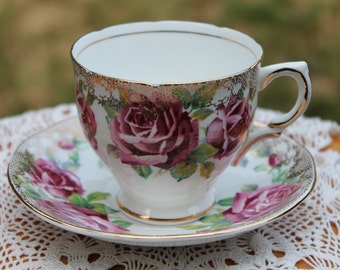 SALISBURY Bone China Teacup and saucer set "Juliana Rose"