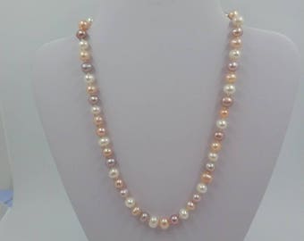 Pearl hand knotted necklace