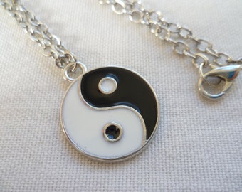 Yin yang necklace,yin yang pendant,gift,black and white,balance jewellery,yoga jewelry,handmade,minimalist,simple jewellery,zen