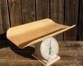 Vintage American Family Nursery Scale, 30 Lb. Baby Scale