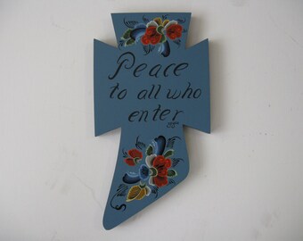 Norwegian Rosemaling on a wood cross