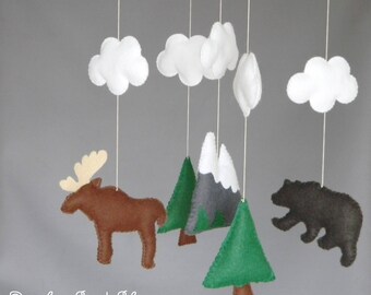 Bear moose mobile Baby crib mobile Woodland baby mobile Mountains tree mobile Moose baby mobile hanger Bear felt mobile Adventure Awaits