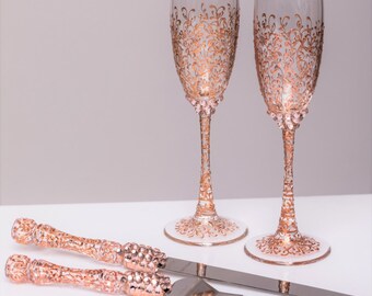 ROSE GOLD Wedding glasses and Cake Server Set cake knife rose gold bride and groom set of 4: wedding toasting flutes wedding flutes cake set