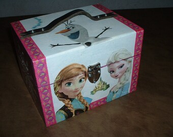 Wooden suitcase / leather - handmade - Queen of the N handle.
