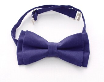 Bow tie, Men bow tie, blue bow tie, Wedding bow tie, dark blue bowtie, plain blue bow tie, pre-tied bow tie