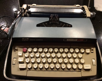Smith Corpna Electra 110 Electric Typewriter