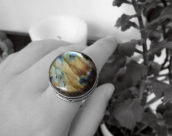 Full Moon Ring, Labradorite Silver Ring, Chunky Ring, Round Ring, Yellow Labradorite, Witch Ring