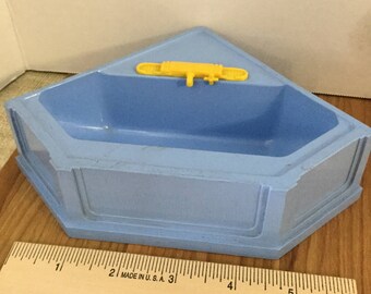 Dollhouse furniture Ideal blue tub