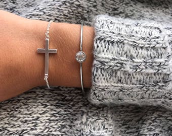 Cross bracelet - Minimalist Jewelry - Silver or gold plating