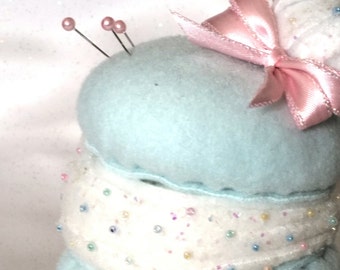 macaroon plushie/ pin cushion