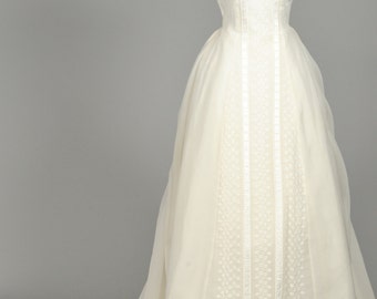 1960 Embroidered Vintage Wedding Gown