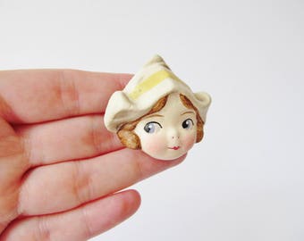 Dutch Girl Doll Brooch Lysbet - Pale Yellow - Antique Paperclay Doll Pin
