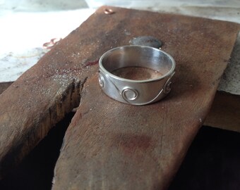 Spiral sterling silver band ring
