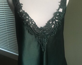 small / vintage inner most / bottle green nightie.