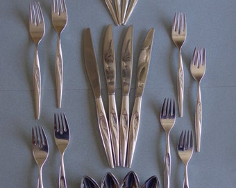 Oneida Flight Silverplate Flatware Four - 5 pc Place Settings Knives, Dinner Forks, Salad Forks, Soup Spoons, Teaspoons
