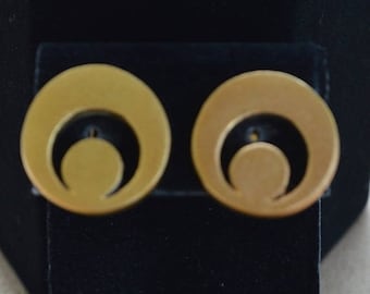 On sale Round Geometric Clip Earrings, Brushed Gold tone, Vintage (J12)