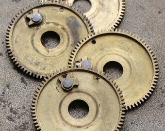 Vintage clock brass gears -- set of 4 -- D5