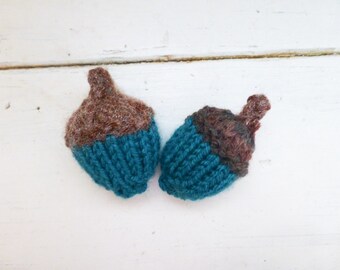 Acorns nuts, oak acorns, knit acorns, stuffed acorn, woodland decor, bowl sitter, vase filler, ready to ship, hand knit, teal oak acorns
