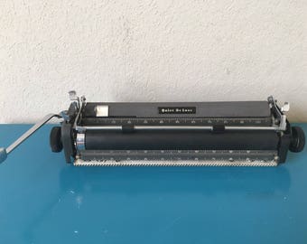 Vintage Royal Quiet De Luxe Typewriter Carriage Gray
