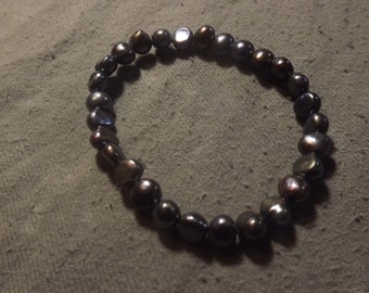 Peacock Pearl Stretch Bracelet