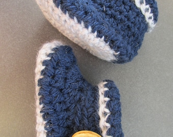 Wool baby booties size 0-3 months