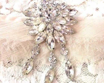 Sale 50% off Vintage elegant sparkling crystals brooch