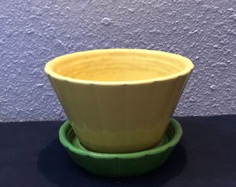 Vintage Shawnee Flower Pot Planter 534, Yellow and Green