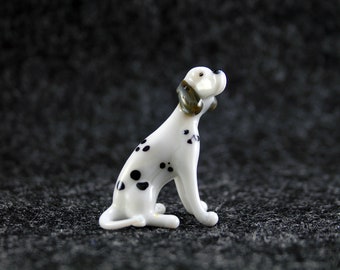 Color Glass Dalmatian Figurine.Dog Figurine Glass.Figure miniature.glass lampwork.glass dog sculpture.dog figurine.(e21-2)
