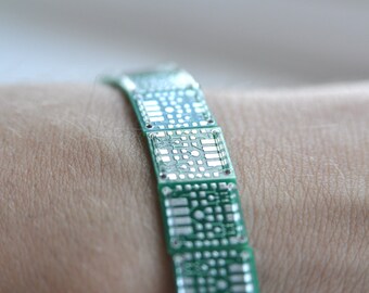 Circuit Board Bracelet | Geeky Jewellery | Elastic bracelet