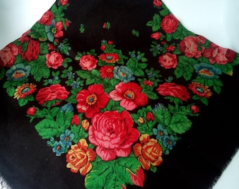 Floral scarf Wool scarf Vintage shawl Vintage ukrainian shawl Russian shawl grandmother Gift made in ussr Shawl black Shawl floral pattern