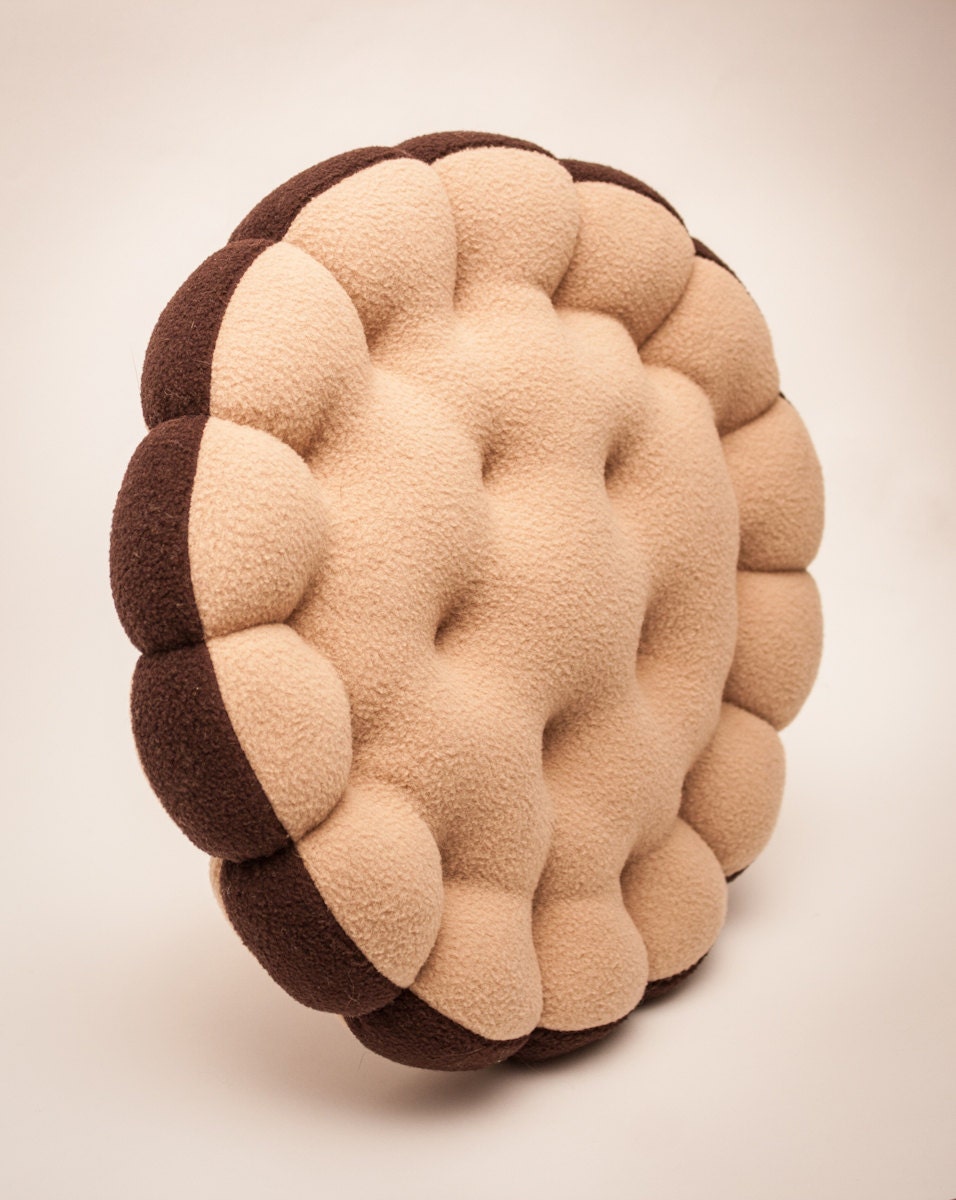 cookie pillow pet