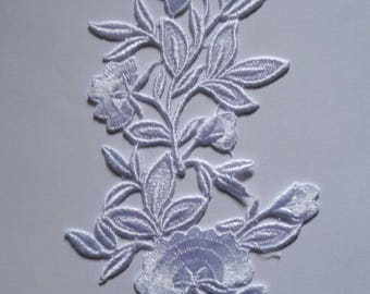 1 28 cm X 12 cm white Venice guipure lace applique
