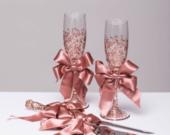 ROSE GOLD Wedding glasses and Cake Server Set cake knife rose gold bride and groom set of 4: wedding toasting flutes wedding flutes cake set