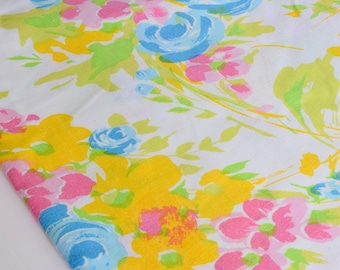 Vintage Twin Fitted Sheet, Kids Bedding, Condo size Bedding, Floral pattern, vintage floral pattern, Girls Bedding, Bright Colour Linen