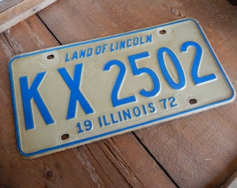 Vintage License Plate Illinois 1972 Metal Rustic Patina Decor Mancave Garage Cafe Bar Decor
