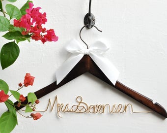 Wedding Gift,Bride gift,Personalized Wedding Hangers,Name Hanger,shower gifts custom made wedding Hangers,Bridal Hanger