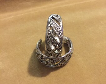 Beautiful vintage clip on earrings
