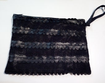 Bag in faux leather and lace