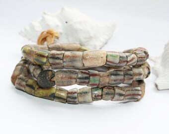 Antique Zagba beads, trade beads, strand ware. 51 cm long,