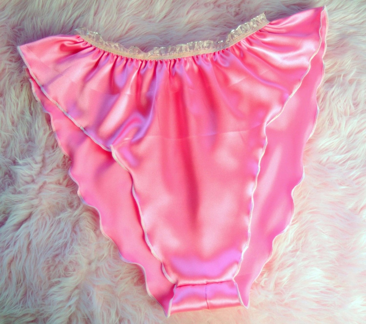 VTG Style Silky Smooth Soft Pink Satin Shiny Wetlook Lad