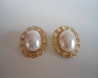 Vintage classic earrings